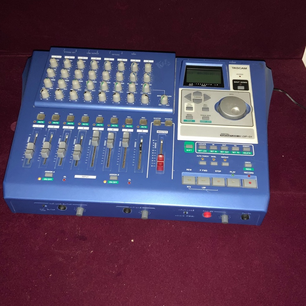 Tascam digital portastudio recording station. DP-01. Good working condition.